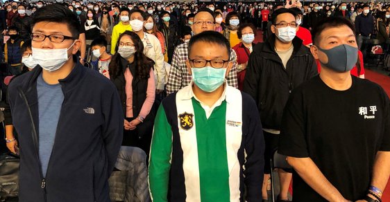 Nebezpečný virus se z Číny šíří do okolních zemí. Letiště po celém světě zavádějí zvláštní opatření