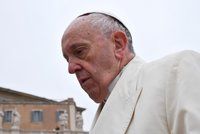 „Zanedbali a opustili jsme ty nejmenší.“ Papež odsoudil sexuální zneužívání duchovními