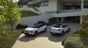 Citroëny C4 a C4 X dostávají nový hybrid. Překvapí účinností i mimořádnou spotřebou