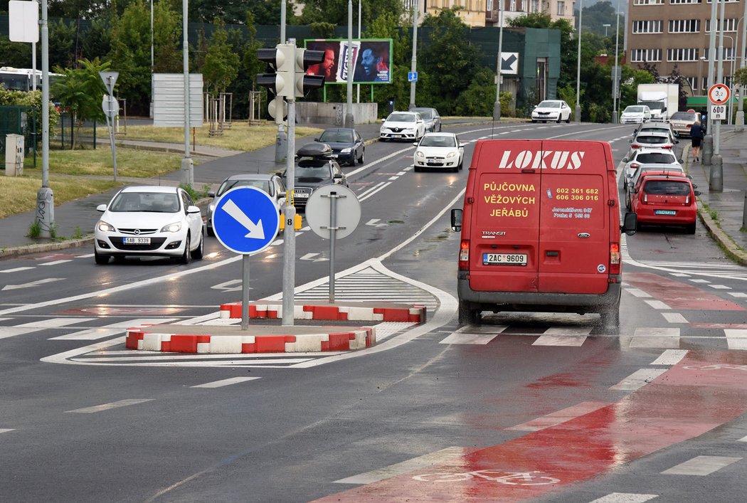 V ulicích Prahy se na asfaltu malíři pořádně vyřádili