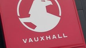 Další značka Stellantisu mění logo. Na její existenci většina Evropanů zapomněla Další značka Stellantisu mění logo. Na její existenci většina Evropanů zapomněla