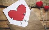 Co (ne)dávat k Valentýnu: 8 tipů, jak proměnit klišé v boží valentýnské dárky