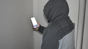 Dávejte pozor! Kyberpodvodníci dnes útočí také na školáky!