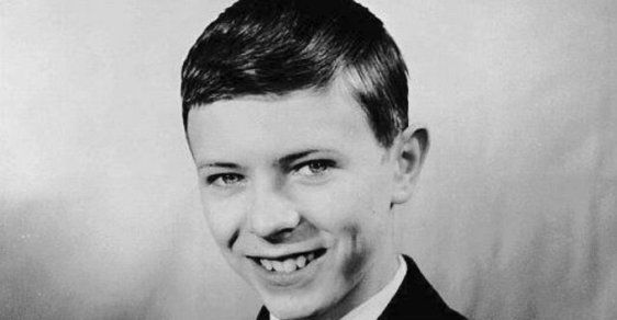 Bowie, když měl ještě obě oči modré. Nahlédněte do dětství zpěváka, který by právě slavil narozeniny