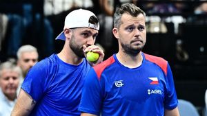 Davis Cup ONLINE: Česko - USA. Pavlásek s Riklem bojují o klíčový bod, vrcholí třetí set Davis Cup ONLINE: Česko - USA. Pavlásek s Riklem bojují o klíčový bod, vrcholí třetí set