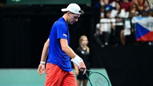 Davis Cup ONLINE: Česko - USA 1:2. Menšík musí porazit Sheltona, ale první set ztratil