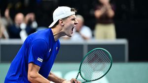 Davis Cup ONLINE: Česko - USA 2:2. Menšík otočil zápas se Sheltonem! Rozhodne pátý duel Davis Cup ONLINE: Česko - USA 2:2. Menšík otočil zápas se Sheltonem! Rozhodne pátý duel