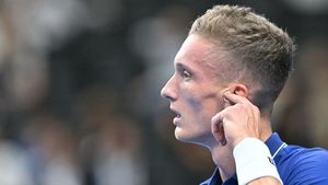Davis Cup ONLINE: Česko - USA 2:2. Skvělý Lehečka! V rozhodujícím duelu ovládl první set Davis Cup ONLINE: Česko - USA 2:2. Skvělý Lehečka! V rozhodujícím duelu ovládl první set