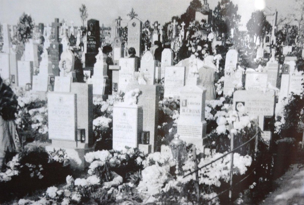 Pohřbů dětí se na jaře 1936 zúčastnilo na sedm tisíc lidí.
