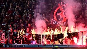 Disciplinárka trestala: Sparta za pyrotechniku, banner s Mladičem a pokřiky zaplatí 600 tisíc Disciplinárka trestala: Sparta za pyrotechniku, banner s Mladičem a pokřiky zaplatí 600 tisíc