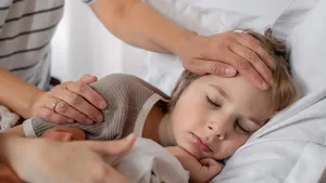 Dítě může být nemocné až 12krát za rok a je to normální. Pediatrička prozradila, kdy už je nemocnost varovným signálem