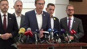 Do Babiše šije opozice: „Nechceme tu Babišistán, prožíráte budoucnost!“ Nedůvěru bude řešit Sněmovna Do Babiše šije opozice: „Nechceme tu Babišistán, prožíráte budoucnost!“ Nedůvěru bude řešit Sněmovna