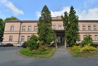 Koronavirus v Psychiatrické léčebně v Dobřanech: Nemocnice je zavřená, nepřijímá pacienty
