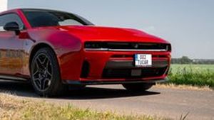 Dodge Charger vyslechne přání zákazníků. Vrátí se jako osmiválec s pohonem zadních kol Dodge Charger vyslechne přání zákazníků. Vrátí se jako osmiválec s pohonem zadních kol