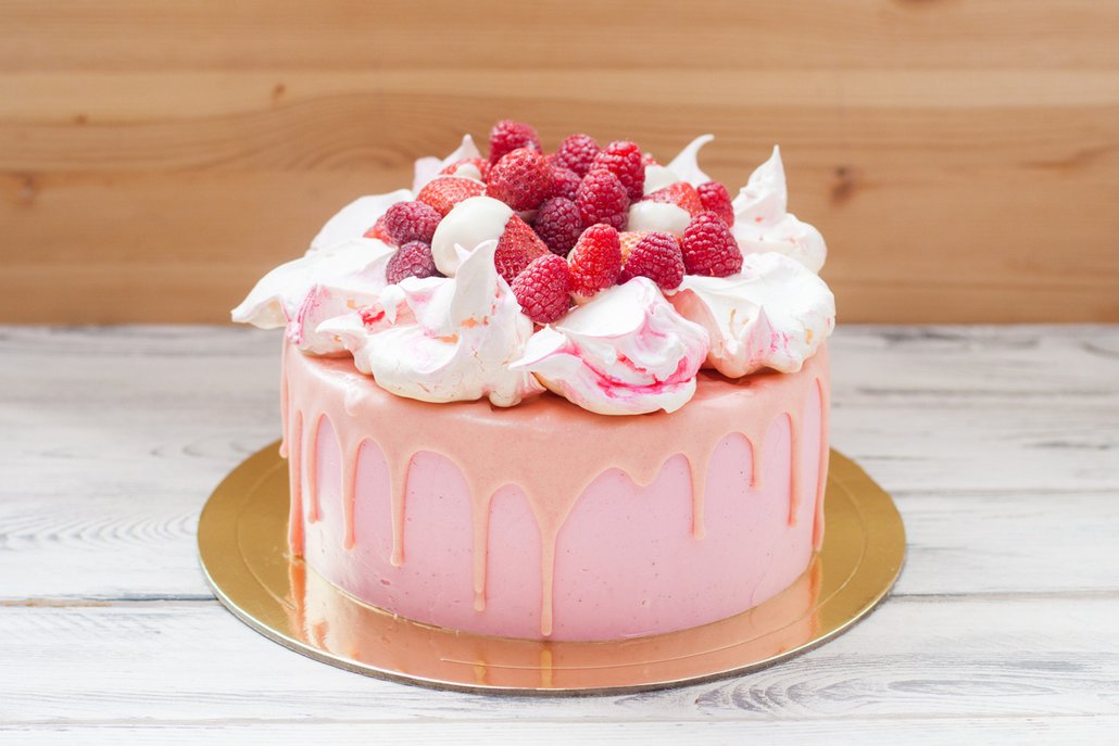Růžový malinový dortík