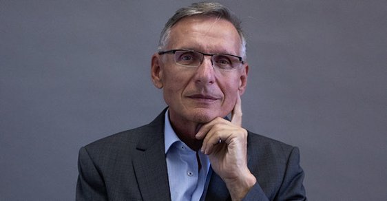 Dr. Josef Mrňous, realitní makléř, NextReality Expert