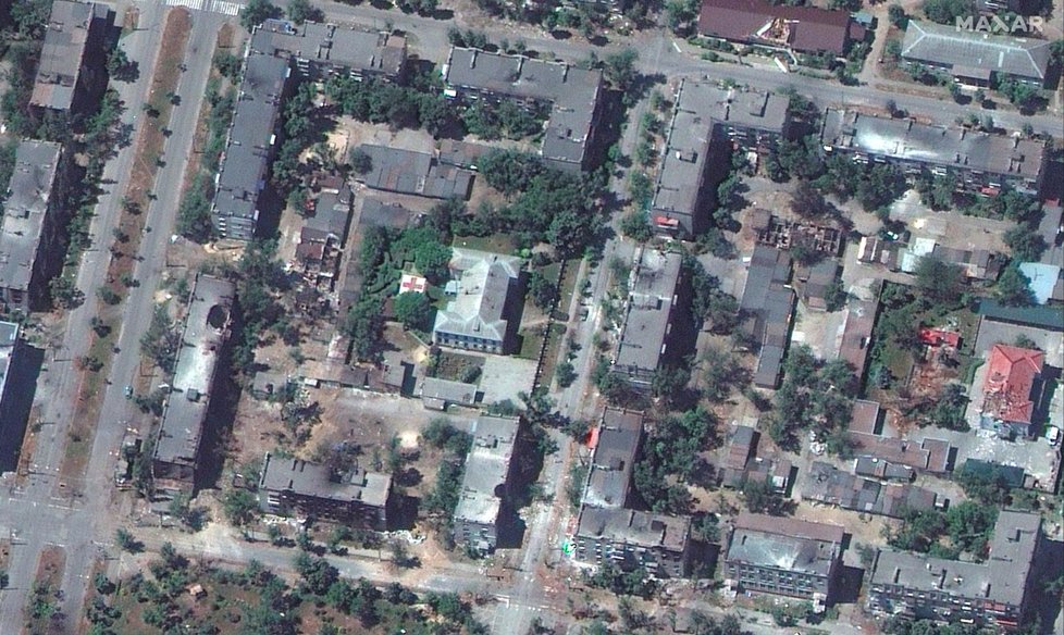 Severodoněckou nemocnici nezachránil před bombardováním ani červený kříž (6. 6. 2022).