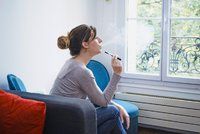 Kouření e-cigaret devastuje plicní buňky: Voňavé náplně jsou nejhorší, říkají vědci!