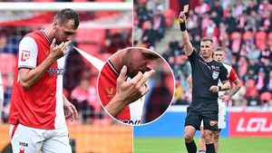 Eden v šoku: další zkrat Chorého! Ukázal prostředníček rozhodčímu a byl vyloučen. Zase