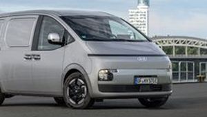 Elektrický Hyundai Staria Cargo má české ceny. Uveze tři palety na vzdálenost 450 km Elektrický Hyundai Staria Cargo má české ceny. Uveze tři palety na vzdálenost 450 km