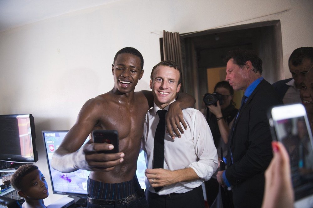 Francouzský prezident Emmanuel Macron se fotil na Svatém Martinu