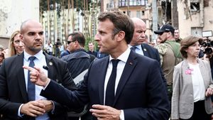 Macronova samovláda končí. Francouzský prezident tvrdě narazil