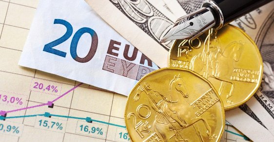 Bude euro za 20 korun? Kdy ČNB skoncuje s intervencemi?