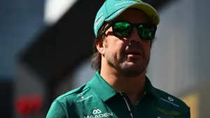 Fernando Alonso z F1 ještě neodejde. Budu závodit za Aston Martin i v roce 2027, potvrdil Fernando Alonso z F1 ještě neodejde. Budu závodit za Aston Martin i v roce 2027, potvrdil