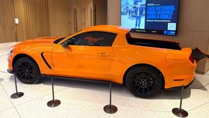 Ford postavil mustang s korbou. Při přestavbě použil i díly z rangeru