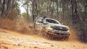 Ford postavil šestikolový Ranger Super Duty pro armádu. Logistiku má důkladně promyšlenou Ford postavil šestikolový Ranger Super Duty pro armádu. Logistiku má důkladně promyšlenou