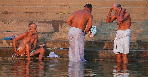 Řeka Ganga: Posvátný veletok, který očišťuje tělo i duši milionů hinduistů