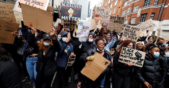 Protesty Black lives matter v Londýně