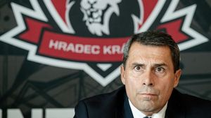GM Hradce o zavřené extralize i obřích platech. Když Červenka bere tolik, chci taky víc
