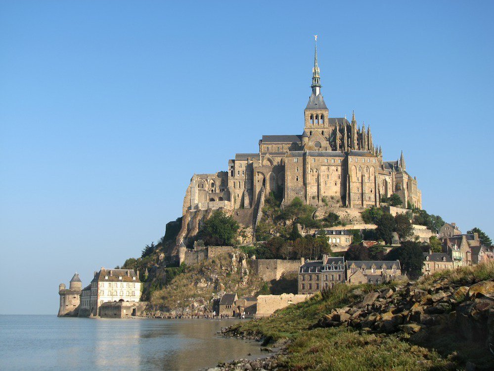 Opatství na Mont-Saint-Michel na stejnojmenném ostrově v Normandii