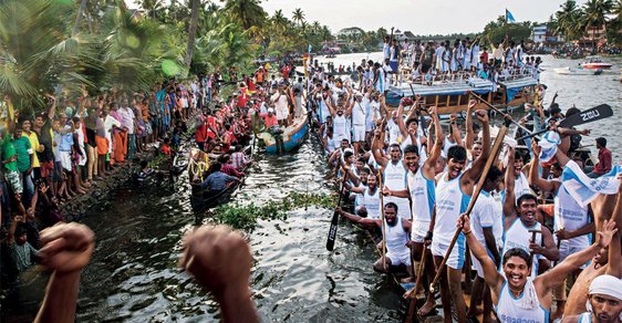 Jihoindické závody hadích lodí: Každoroční sportovní šílenství plné dřiny, potu a radosti