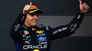 Hadjar musel před sportovní komisaře. O trofej ale nepřijde Hadjar musel před sportovní komisaře. O trofej ale nepřijde