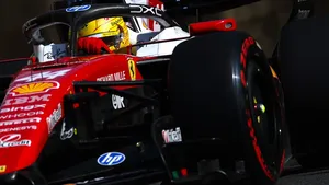 Hamilton nechápe problémy Ferrari s pneumatikami Hamilton nechápe problémy Ferrari s pneumatikami