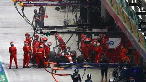Hamilton nevyužil VSC k zastávce. Po závodě uznal, že to byla chyba Hamilton nevyužil VSC k zastávce. Po závodě uznal, že to byla chyba