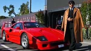 Hamilton si splnil sen. Pořídil si vzácné Ferrari F40, se kterým rovnou zamířil do Monzy Hamilton si splnil sen. Pořídil si vzácné Ferrari F40, se kterým rovnou zamířil do Monzy