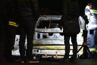 Oheň, praskání skla a hrozný křik! Na Benešovsku našli ohořelé tělo v troskách auta