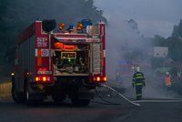Požár kuchyně v Tyršově ulici v Praze: Mladíka záchranáři převezli do nemocnice