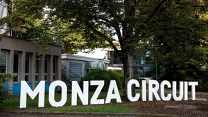 Horko, penalizace, jízda v závěsu a hlavně energie. Chrám rychlosti letos přinese mnoho výzev Horko, penalizace, jízda v závěsu a hlavně energie. Chrám rychlosti letos přinese mnoho výzev