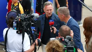 Horner: K Verstappenovi jsem chtěl Leclerca nebo Alonsa. Red Bull ale oba přestupy zatrhl Horner: K Verstappenovi jsem chtěl Leclerca nebo Alonsa. Red Bull ale oba přestupy zatrhl