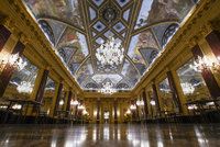 Unikátní pohled: Luxusní hotely v Itálii zejí prázdnotou, na mramor se práší