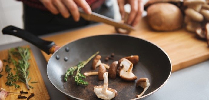 Netradiční recepty z hub: zkuste třeba houbové škvarky