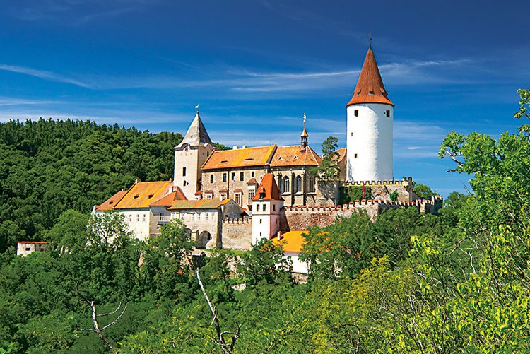 První královské hrady se v Čechách objevují začátkem 13. století