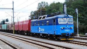 Hromadné propouštění a šrotování flotily zafungovalo. Management Českých drah se přesto děsí burzy
