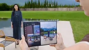 Huawei chtělo nabourat velký den Applu. Místo toho se řeší podivná kampaň na trojitou skládací novinku Huawei chtělo nabourat velký den Applu. Místo toho se řeší podivná kampaň na trojitou skládací novinku