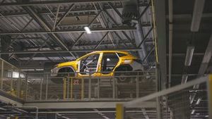 Hyundai na tři dny zastaví výrobu v Česku. Část zaměstnanců zůstane doma za 70 procent výdělku Hyundai na tři dny zastaví výrobu v Česku. Část zaměstnanců zůstane doma za 70 procent výdělku