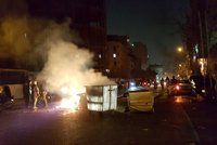 Při demonstracích zemřel už i chlapec (†11). Mrtvých v Íránu je na 20